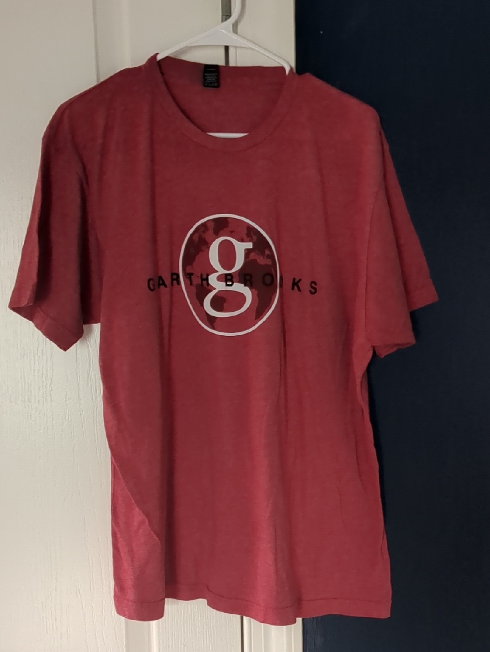 Garth Brooks Worl Tour Men's Short Sleeve Logo Tee in Red